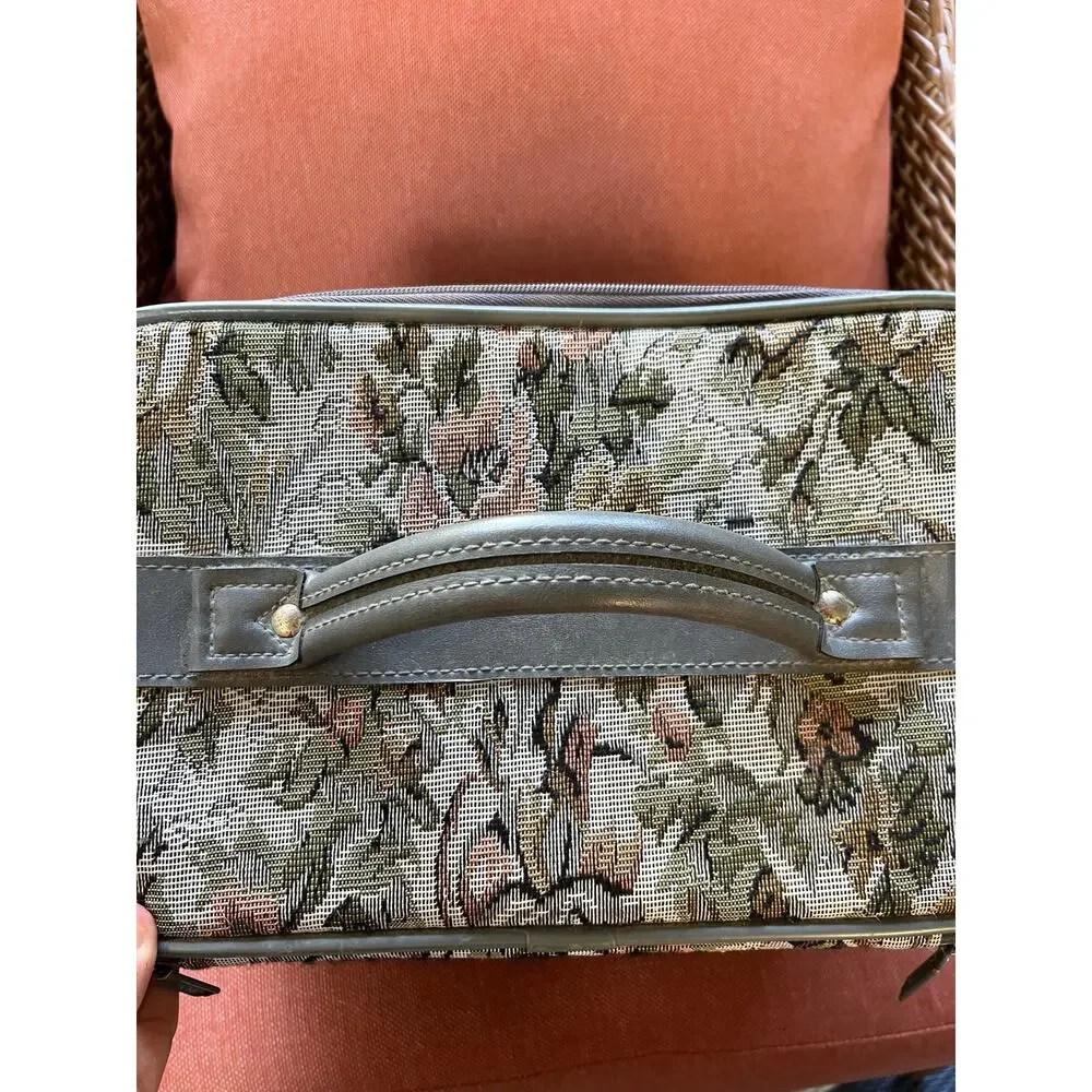 Jordache Vintage Tapestry Train Case Cosmetic Vanity Case Floral Mirror 12x9x8